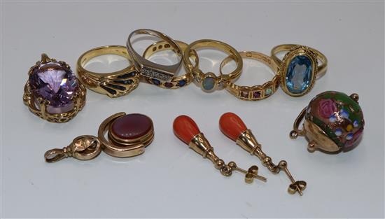 Gold dress rings & jewellery